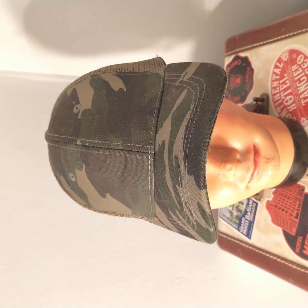 Mountain Warehouse camo trucker cap-Mint.